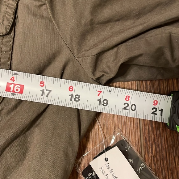 Womens ROYALTY FOR ME Military Green Jacket Faux Fur Womens sz Petite Large NWT - Picture 14 of 16